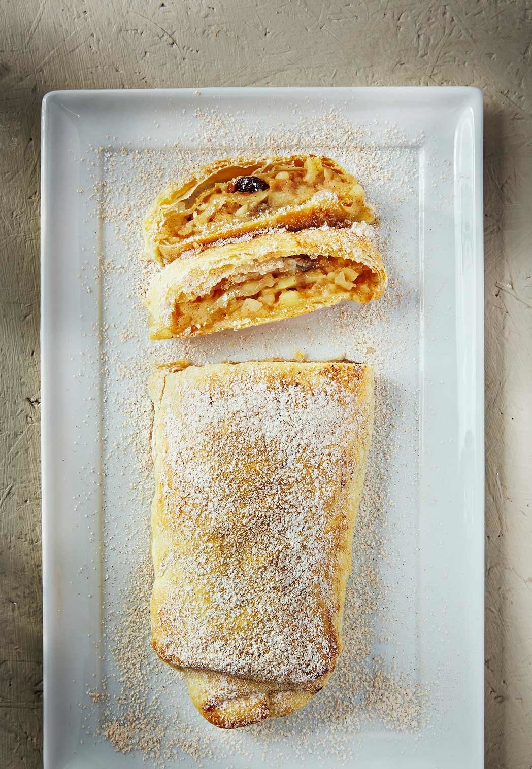 Apfelstrudel mit blätterteig